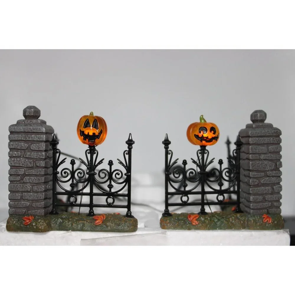 Dept 56 Halloween Village - Jack-o-lantern Lit Fence Corners